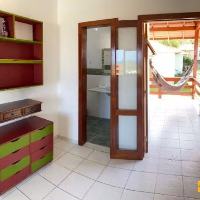 Casa Residencial com 370m², 3 quartos, 2 suítes, 3 garagens, no bairro Campeche em Florianópolis