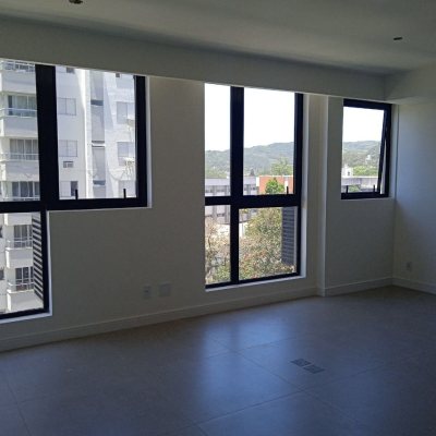 Apartamentos com 52m², 1 quarto, 1 garagem, no bairro Trindade em Florianópolis