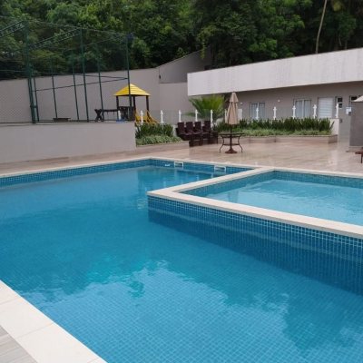 Apartamentos com 95m², 2 quartos, 1 suíte, 2 garagens, no bairro Pantanal em Florianópolis