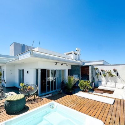 Cobertura com 175m², 3 quartos, 1 suíte, 2 garagens, no bairro Campeche em Florianópolis