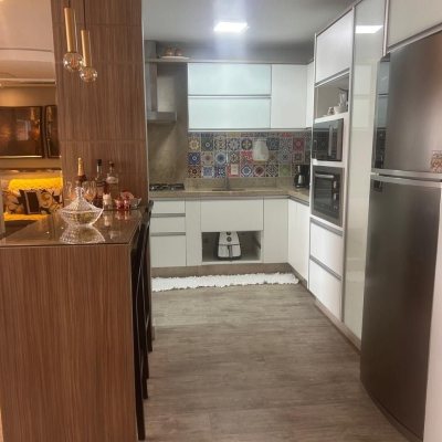 Apartamentos com 106m², 2 quartos, 1 suíte, 1 garagem, no bairro Kobrasol em São José