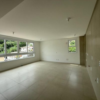 Studio Residencial com 40m², 1 quarto, 1 garagem, no bairro Centro em Florianópolis