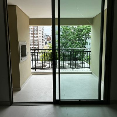 Apartamentos com 122m², 3 quartos, 3 suítes, 2 garagens, no bairro Centro em Florianópolis