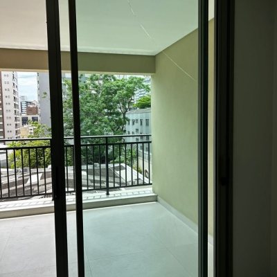 Apartamentos com 122m², 3 quartos, 3 suítes, 2 garagens, no bairro Centro em Florianópolis