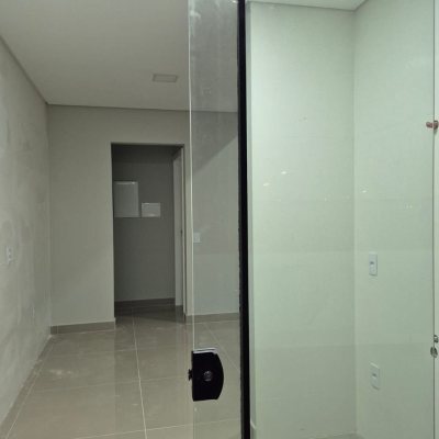 Casa Residencial com 113m², 3 quartos, 1 suíte, 2 garagens, no bairro Forquilhas em São José
