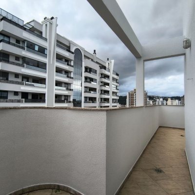 Cobertura com 459m², 4 quartos, 2 suítes, 3 garagens, no bairro Campinas em São José