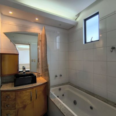 Cobertura com 459m², 4 quartos, 2 suítes, 3 garagens, no bairro Campinas em São José