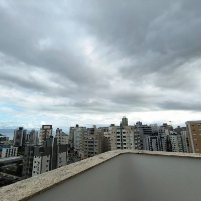 Cobertura com 459m², 4 quartos, 2 suítes, 3 garagens, no bairro Campinas em São José