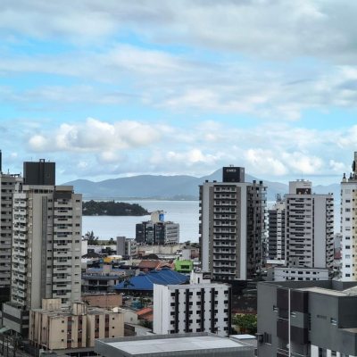 Cobertura com 459m², 4 quartos, 2 suítes, 3 garagens, no bairro Campinas em São José