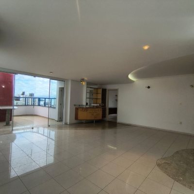 Cobertura com 459m², 4 quartos, 2 suítes, 3 garagens, no bairro Campinas em São José