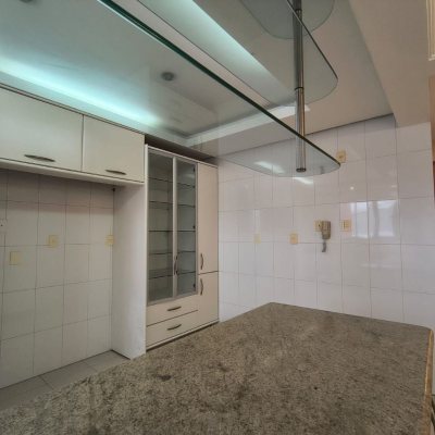 Cobertura com 459m², 4 quartos, 2 suítes, 3 garagens, no bairro Campinas em São José