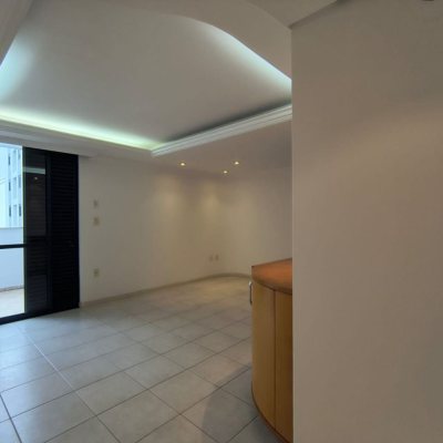 Cobertura com 459m², 4 quartos, 2 suítes, 3 garagens, no bairro Campinas em São José