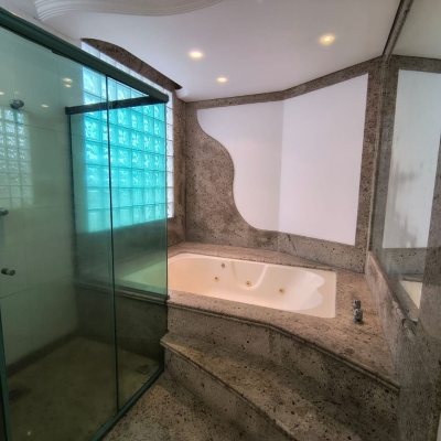 Cobertura com 459m², 4 quartos, 2 suítes, 3 garagens, no bairro Campinas em São José