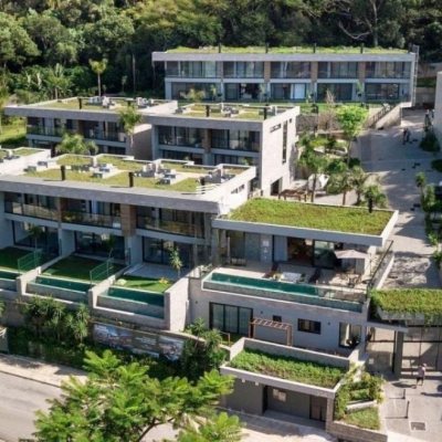 Casa em Condomínio com 413m², 3 quartos (sendo 3 suítes), 5 garagens, no bairro Lagoa da Conceição em Florianópolis