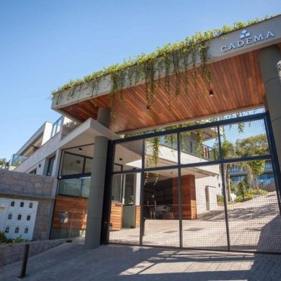 Casa em Condomínio com 413m², 3 quartos (sendo 3 suítes), 5 garagens, no bairro Lagoa da Conceição em Florianópolis