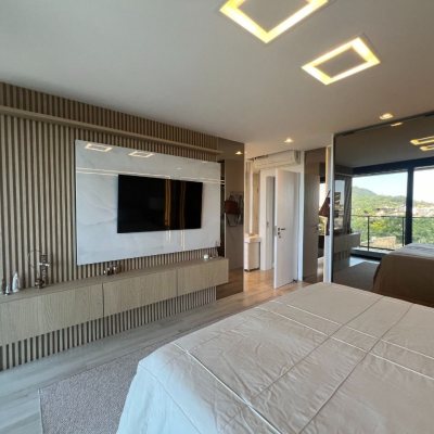 Casa em Condomínio com 413m², 3 quartos (sendo 3 suítes), 5 garagens, no bairro Lagoa da Conceição em Florianópolis