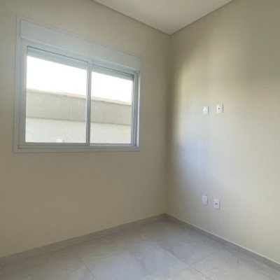 Casa em Condomínio com 200m², 3 quartos, 3 suítes, 2 garagens, no bairro São João Do Rio Vermelho em Florianópolis