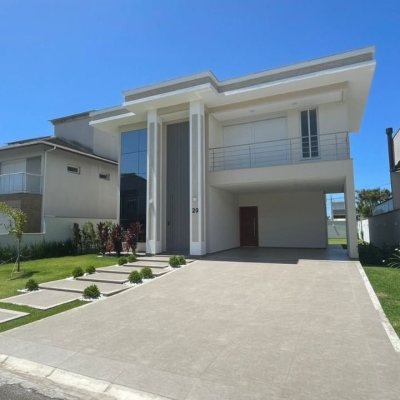 Casa em Condomínio com 200m², 3 quartos, 3 suítes, 2 garagens, no bairro São João Do Rio Vermelho em Florianópolis
