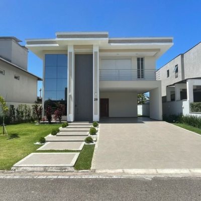 Casa em Condomínio com 200m², 3 quartos, 3 suítes, 2 garagens, no bairro São João Do Rio Vermelho em Florianópolis