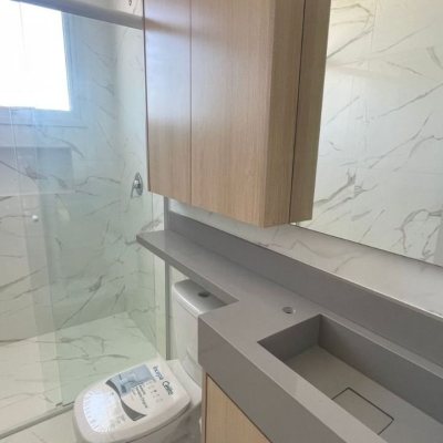 Casa em Condomínio com 200m², 3 quartos, 3 suítes, 2 garagens, no bairro São João Do Rio Vermelho em Florianópolis