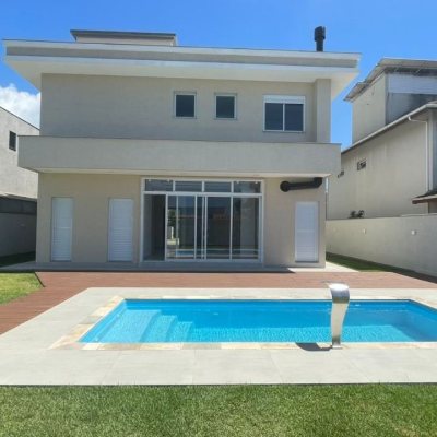 Casa em Condomínio com 200m², 3 quartos, 3 suítes, 2 garagens, no bairro São João Do Rio Vermelho em Florianópolis