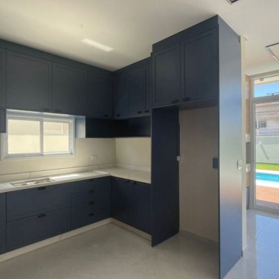 Casa em Condomínio com 200m², 3 quartos, 3 suítes, 2 garagens, no bairro São João Do Rio Vermelho em Florianópolis