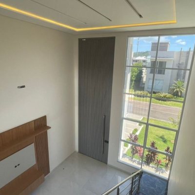 Casa em Condomínio com 200m², 3 quartos, 3 suítes, 2 garagens, no bairro São João Do Rio Vermelho em Florianópolis