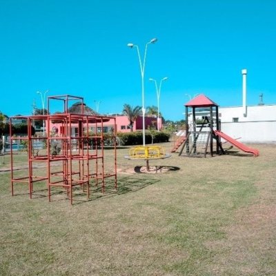 Casa em Condomínio com 200m², 3 quartos, 3 suítes, 2 garagens, no bairro São João Do Rio Vermelho em Florianópolis