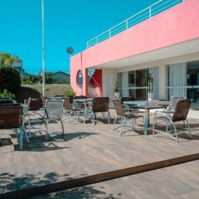 Casa em Condomínio com 200m², 3 quartos, 3 suítes, 2 garagens, no bairro São João Do Rio Vermelho em Florianópolis