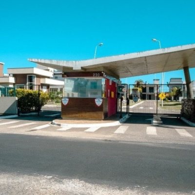 Casa em Condomínio com 200m², 3 quartos, 3 suítes, 2 garagens, no bairro São João Do Rio Vermelho em Florianópolis
