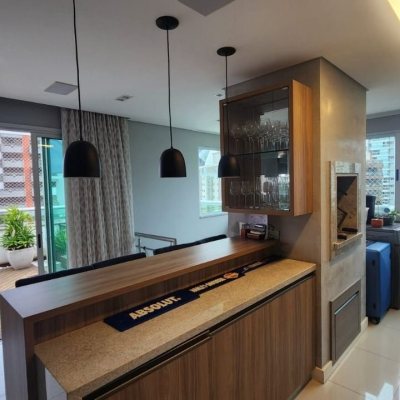 Cobertura com 206m², 2 quartos, 2 suítes, 2 garagens, no bairro Agronômica em Florianópolis
