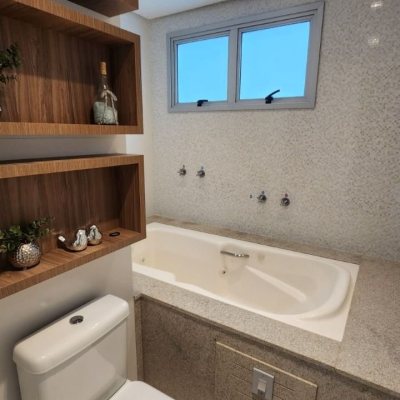 Cobertura com 206m², 2 quartos, 2 suítes, 2 garagens, no bairro Agronômica em Florianópolis