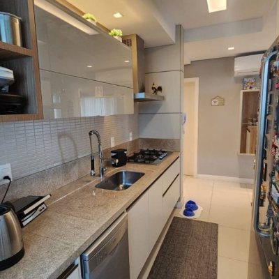 Cobertura com 206m², 2 quartos, 2 suítes, 2 garagens, no bairro Agronômica em Florianópolis