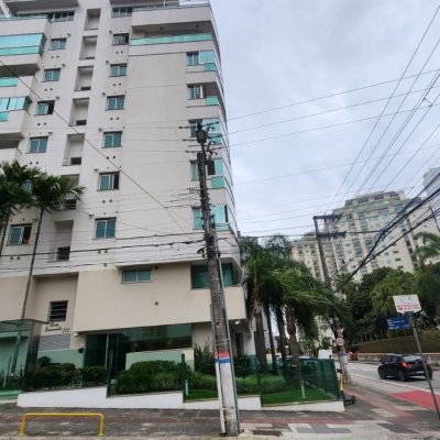 Cobertura com 206m², 2 quartos, 2 suítes, 2 garagens, no bairro Agronômica em Florianópolis