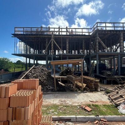 Casa Residencial com 166m², 3 quartos, 3 suítes, 1 garagem, no bairro Canasvieiras em Florianópolis