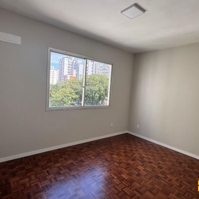 Apartamentos com 104m², 3 quartos, 1 suíte, 1 garagem, no bairro Centro em Florianópolis
