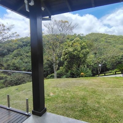 Sitio com 342m², 4 quartos (sendo 2 suítes), 2 garagens, no bairro Colonia Santa Luzia em Santo Amaro Da Imperatriz
