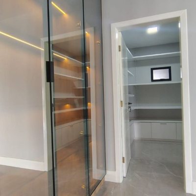 Sitio com 342m², 4 quartos (sendo 2 suítes), 2 garagens, no bairro Colonia Santa Luzia em Santo Amaro Da Imperatriz