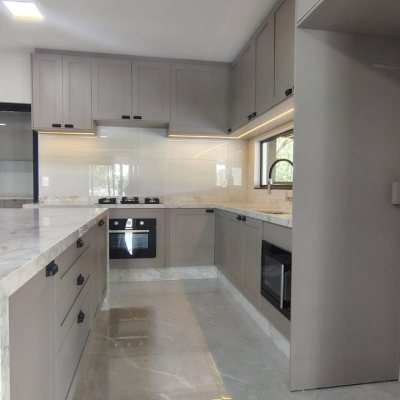 Sitio com 342m², 4 quartos (sendo 2 suítes), 2 garagens, no bairro Colonia Santa Luzia em Santo Amaro Da Imperatriz