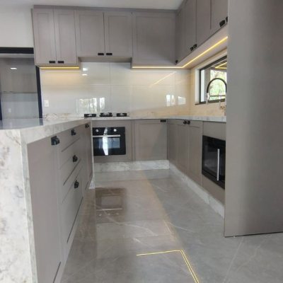 Sitio com 342m², 4 quartos (sendo 2 suítes), 2 garagens, no bairro Colonia Santa Luzia em Santo Amaro Da Imperatriz