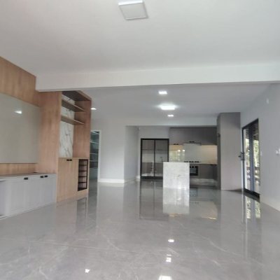 Sitio com 342m², 4 quartos (sendo 2 suítes), 2 garagens, no bairro Colonia Santa Luzia em Santo Amaro Da Imperatriz