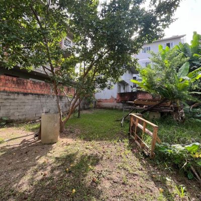 Casa Residencial com 60m², 2 quartos (sendo 1 suíte), 2 garagens, no bairro Capoeiras em Florianópolis