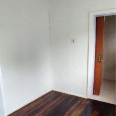 Casa Residencial com 60m², 2 quartos, 1 suíte, 2 garagens, no bairro Capoeiras em Florianópolis