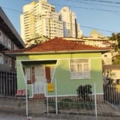 Casa Residencial com 60m², 2 quartos, 1 suíte, 2 garagens, no bairro Capoeiras em Florianópolis