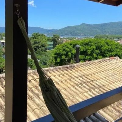 Casa Residencial com 180m², 3 quartos, 1 suíte, 4 garagens, no bairro Barra Da Lagoa em Florianópolis