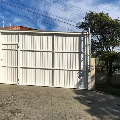 Casa Residencial com 180m², 3 quartos, 1 suíte, 4 garagens, no bairro Barra Da Lagoa em Florianópolis