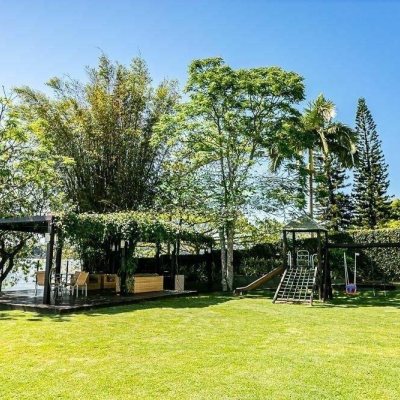 Cobertura com 487m², 4 quartos, 4 suítes, 4 garagens, no bairro João Paulo em Florianópolis