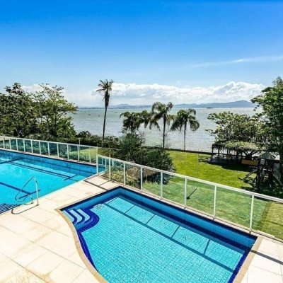 Cobertura com 487m², 4 quartos, 4 suítes, 4 garagens, no bairro João Paulo em Florianópolis