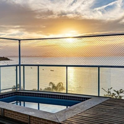 Cobertura com 487m², 4 quartos, 4 suítes, 4 garagens, no bairro João Paulo em Florianópolis