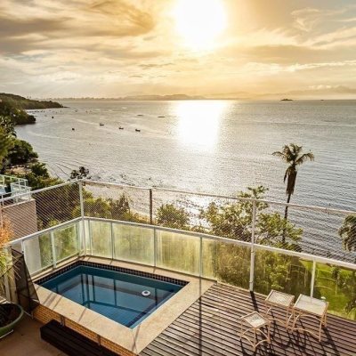 Cobertura com 487m², 4 quartos, 4 suítes, 4 garagens, no bairro João Paulo em Florianópolis